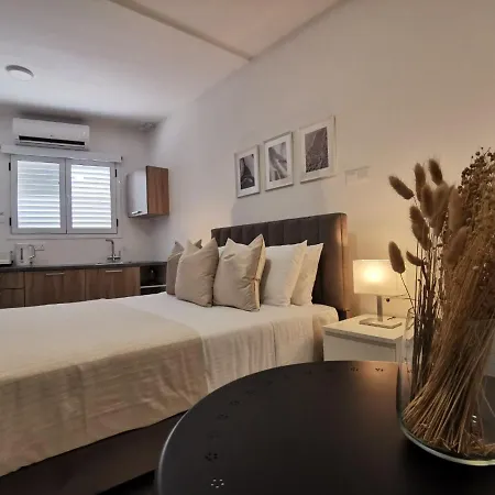 Phaedrus Living: Alkminis Seaside Luxury Flat 02 Appartamento *